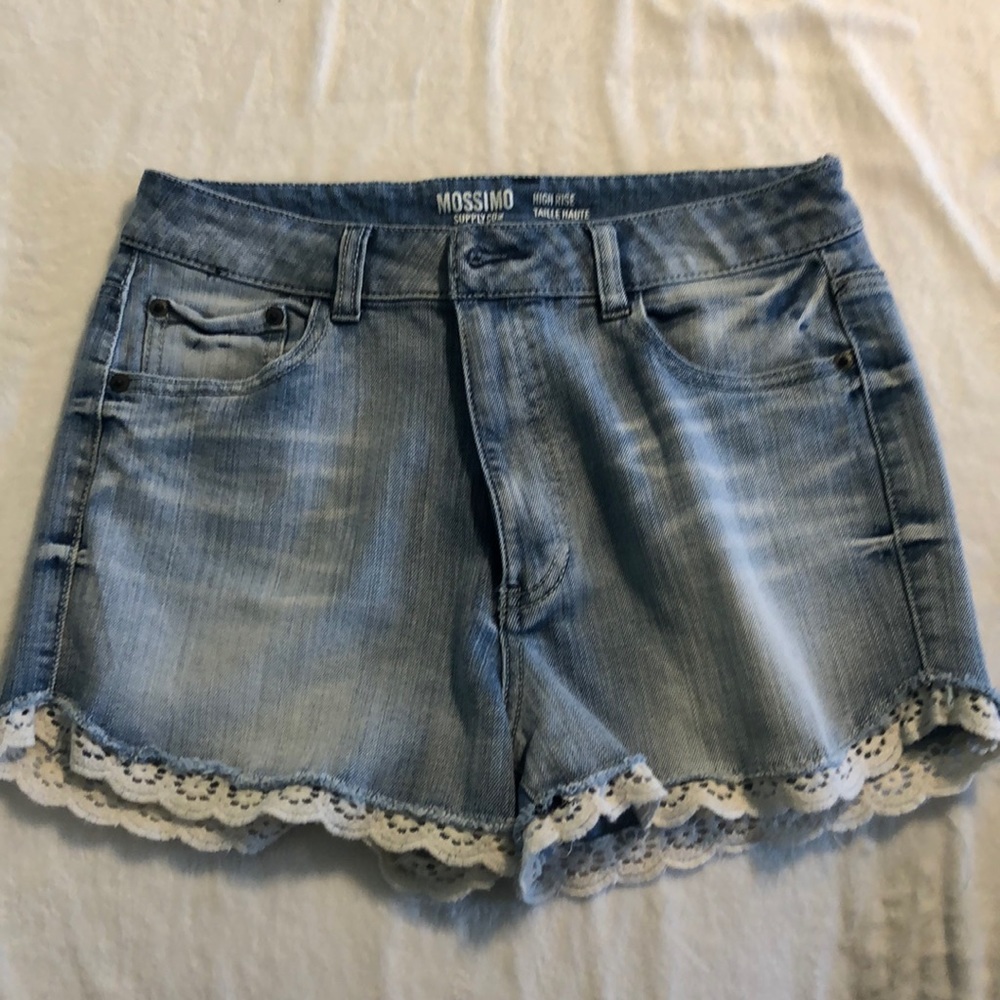 Jean shorts with lace trim